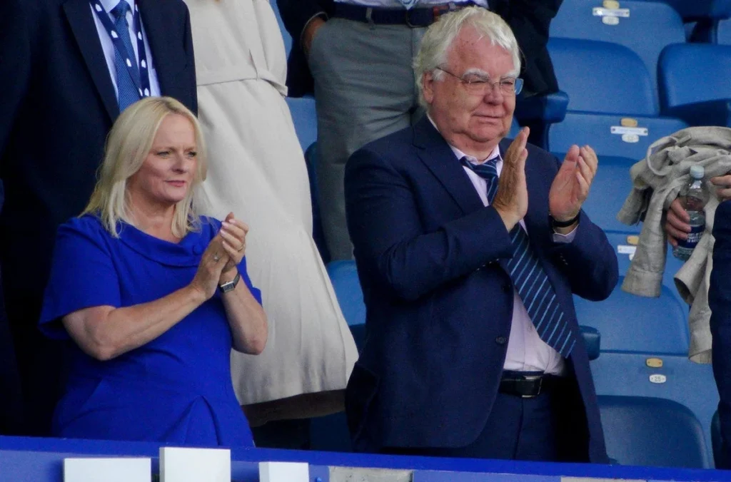 Bill Kenwright Death, the chairman of Everton Football Club and a renowned figure in the entertainment industry, passed away on October 23, 2023, in London, England. He was 78 years old. His death came as a shock to many, as he had been working hard to facilitate the proposed takeover of Everton by American investment fund 777 Partners. He had also undergone a successful surgery to remove a cancerous tumour from his liver six weeks before his death, but suffered complications that required a prolonged period in an intensive care unit.